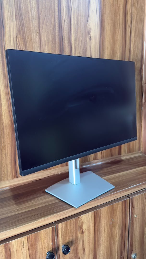 🖥️ Modèle : Dell P2722H